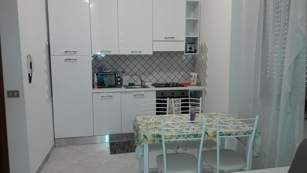 데센자노델가르다 Marilyn House 아파트 외부 사진