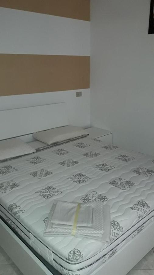 데센자노델가르다 Marilyn House 아파트 외부 사진